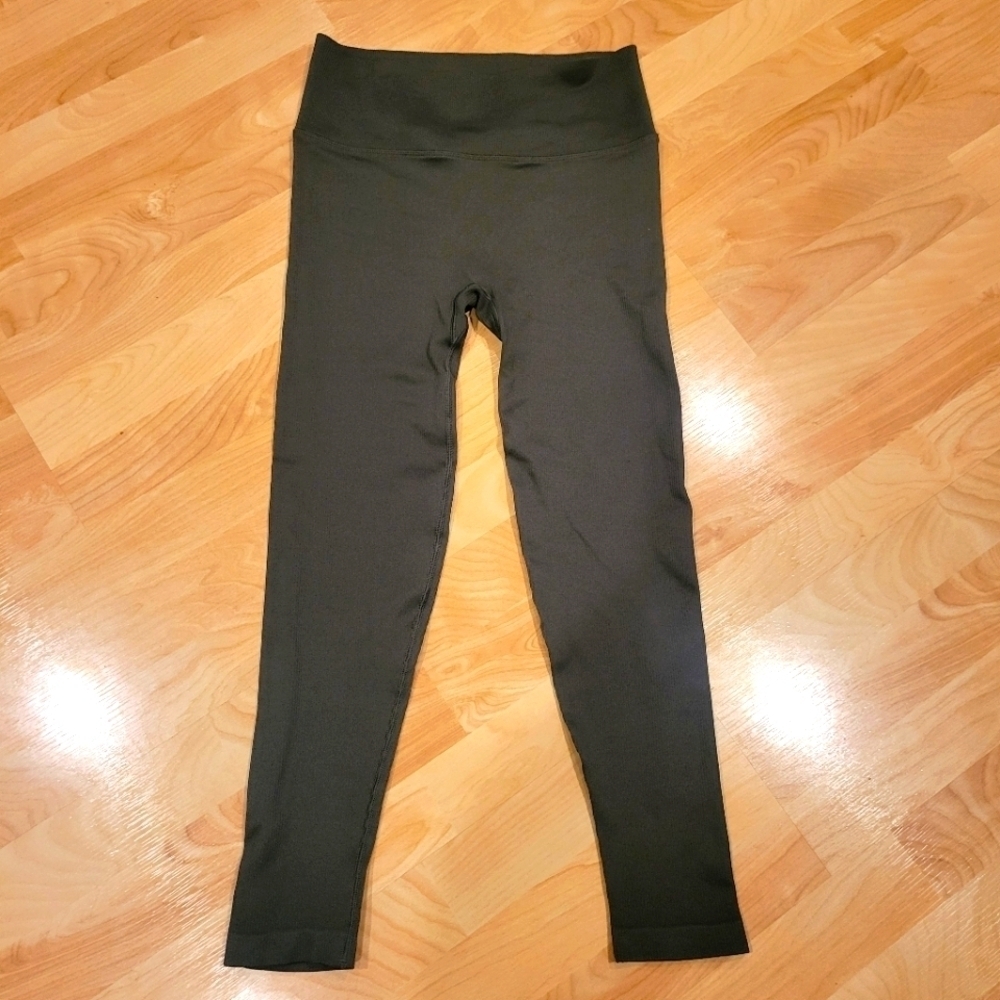 Victoria's Secret Ribbed High Rise Sport Tight Leggings Army Green Size M